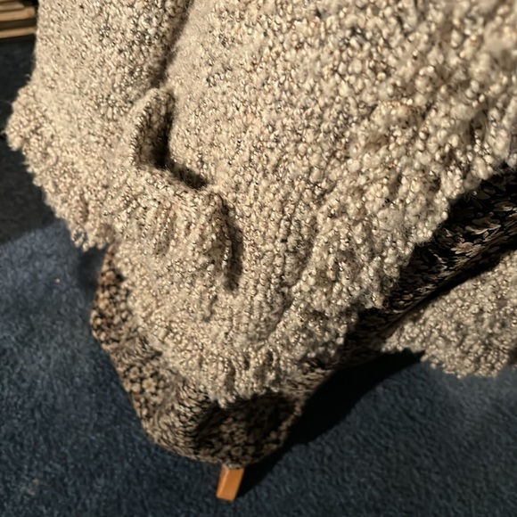 NINE west Size L, cardigan sweater with clasp closure at the top . - Picture 4 of 4